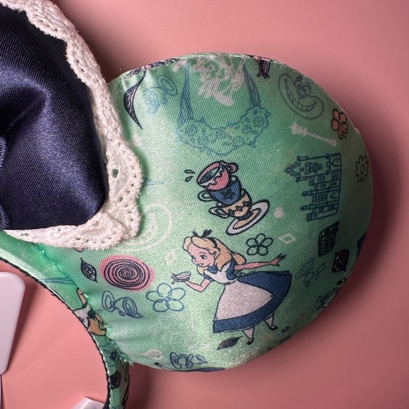 Disney Mouse Ear Headband Alice in Wonderland NWT - Picture 3 of 5